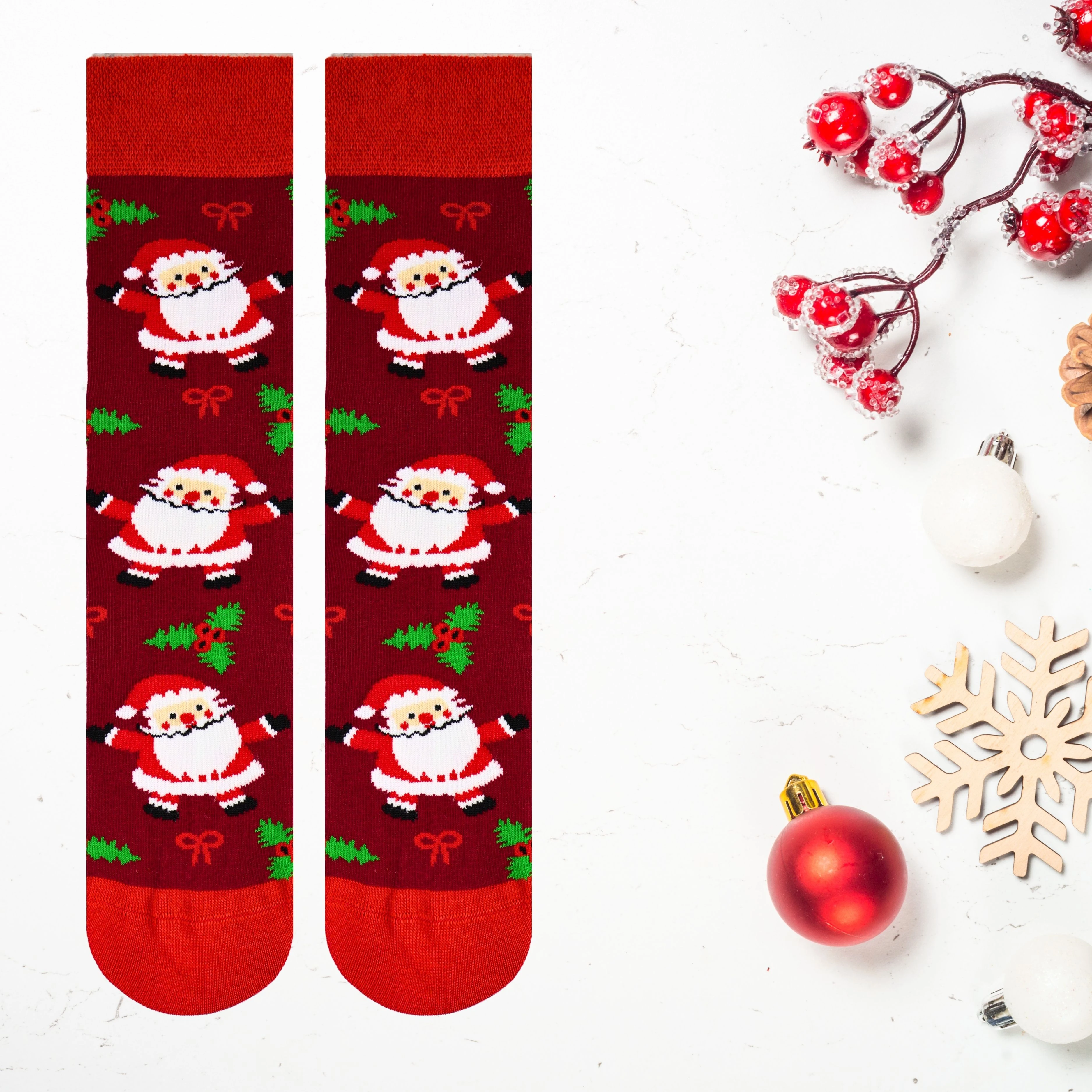 Noel baba yılbaşı desenli kırmızı renkli unisex soket çorap