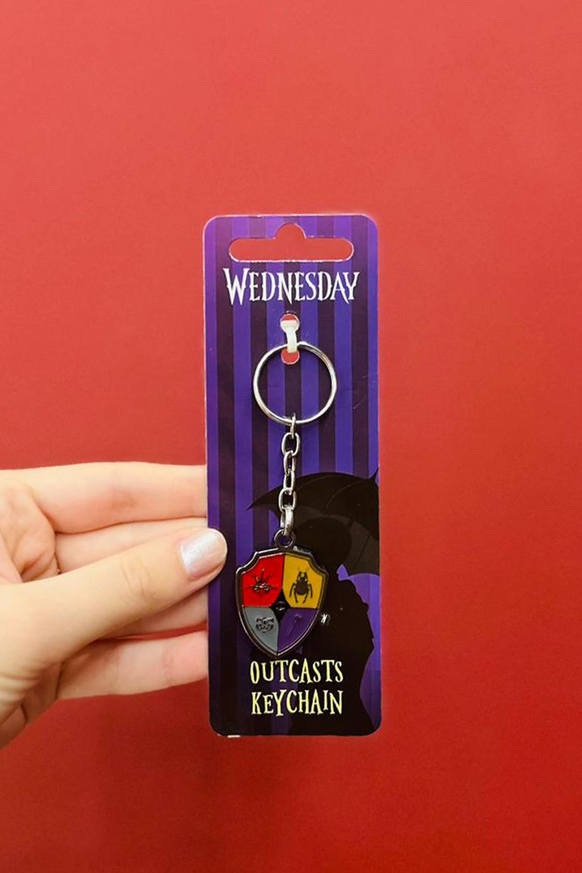 Wednesday Lisanslı Outcasts Kalkan Anahtarlık