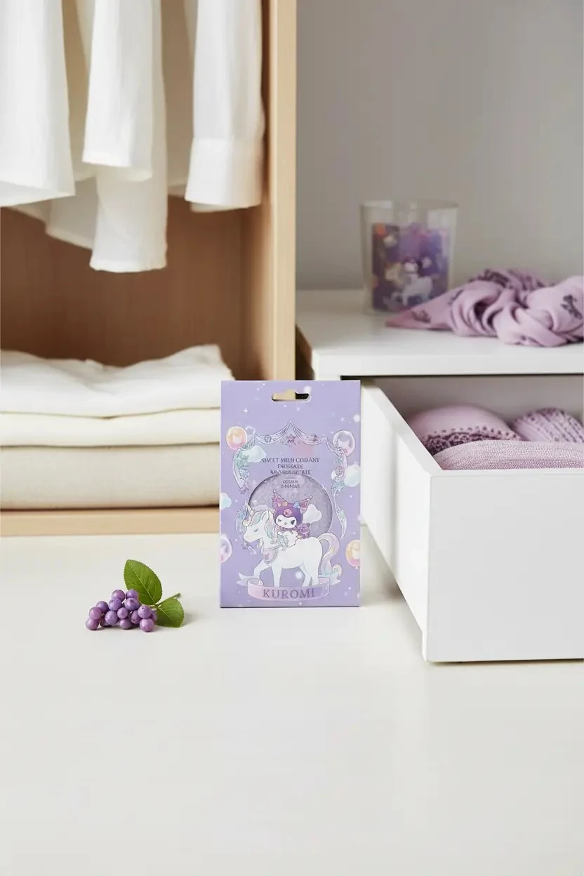 Sanrio Lisanslı Kuromi Kokulu Kese (Tatlı Yaban Frenk Üzümü) – Dolap & Çekmece Parfümü