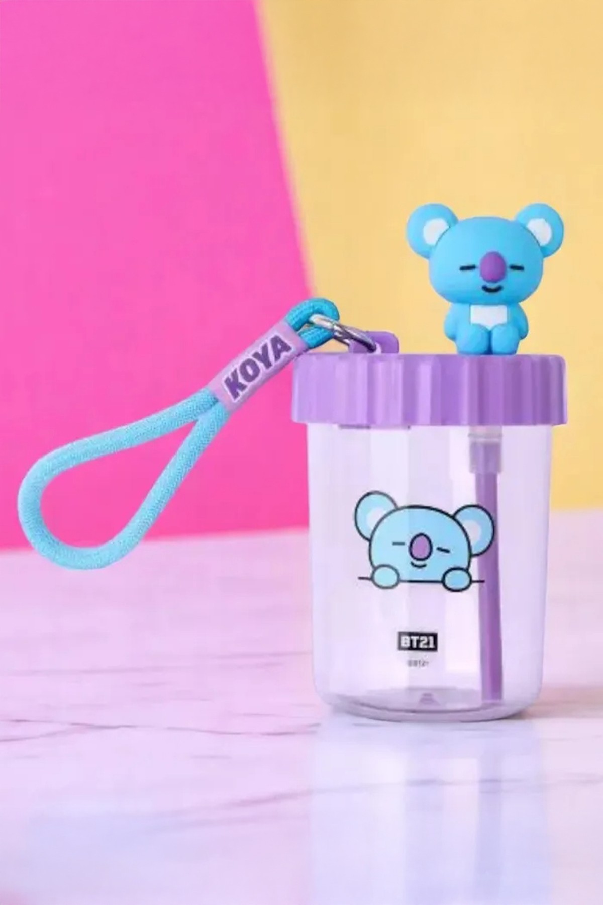 BT21 Lisanslı Süslemeli ve Askılı Plastik Şişe (520mL) - Koya