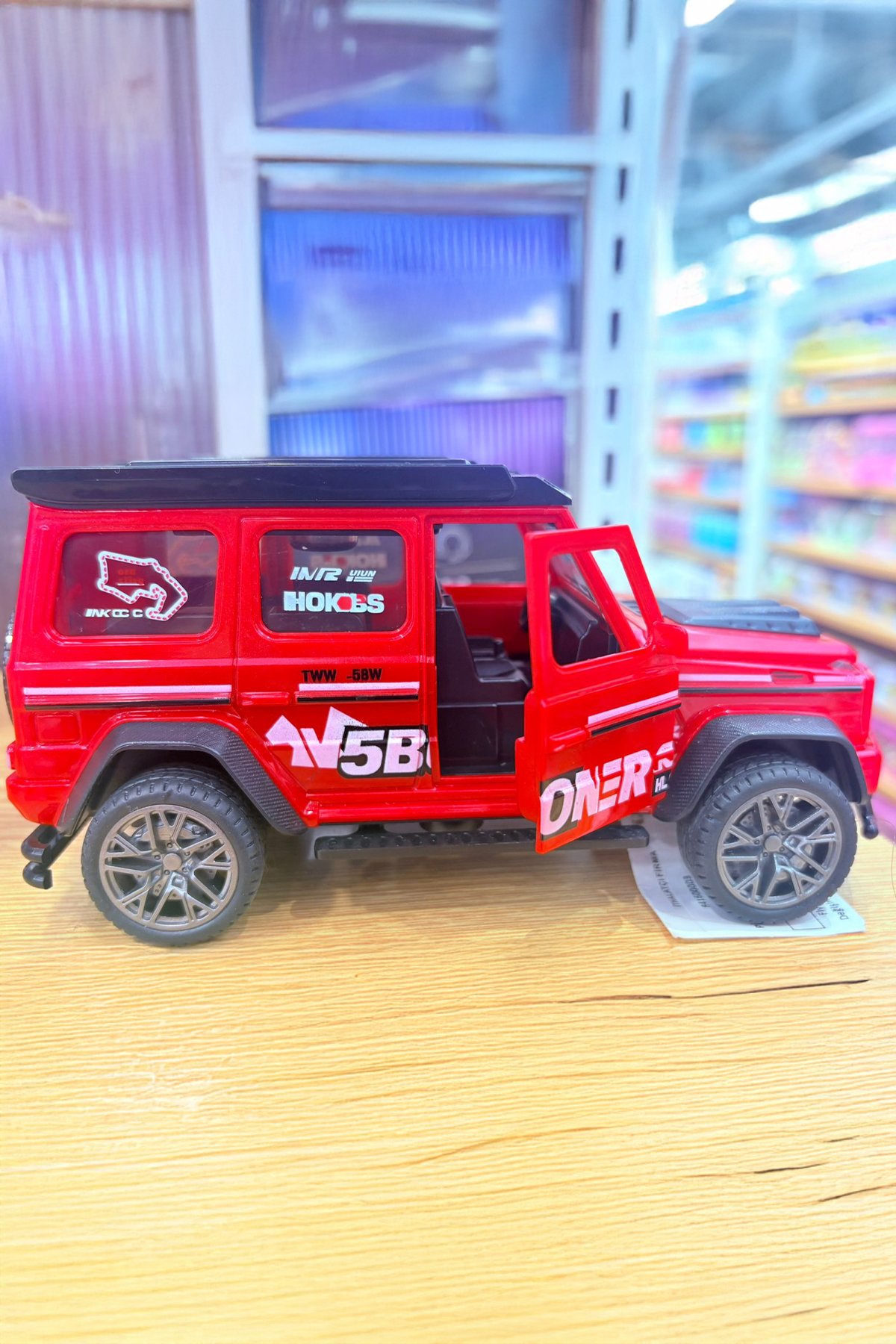 Pilli Işıklı Sesli Sürtmeli Kapıları Açılan Jeep