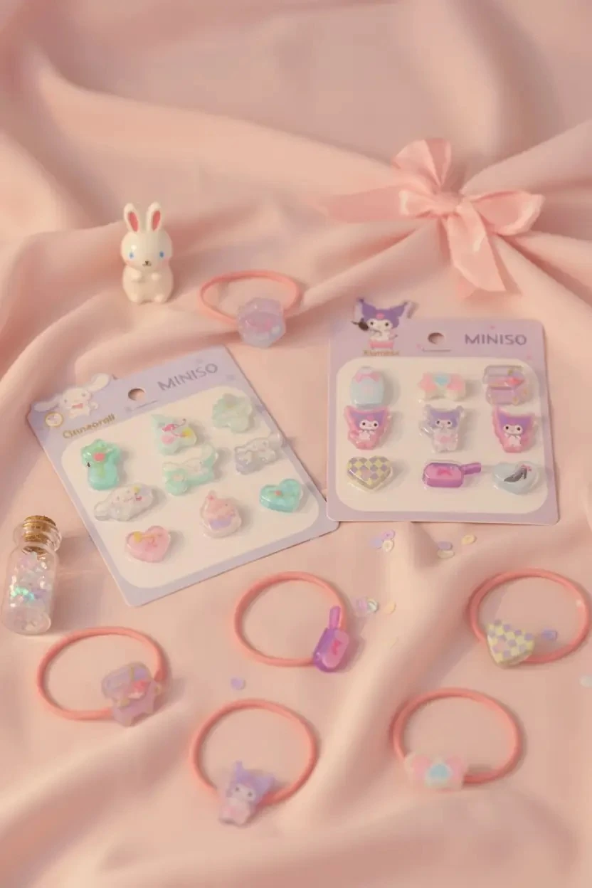 Hello Kitty Lisanslı Saç Tokası Seti (9 Adet) – Renkli & Çeşitli Tasarımlar