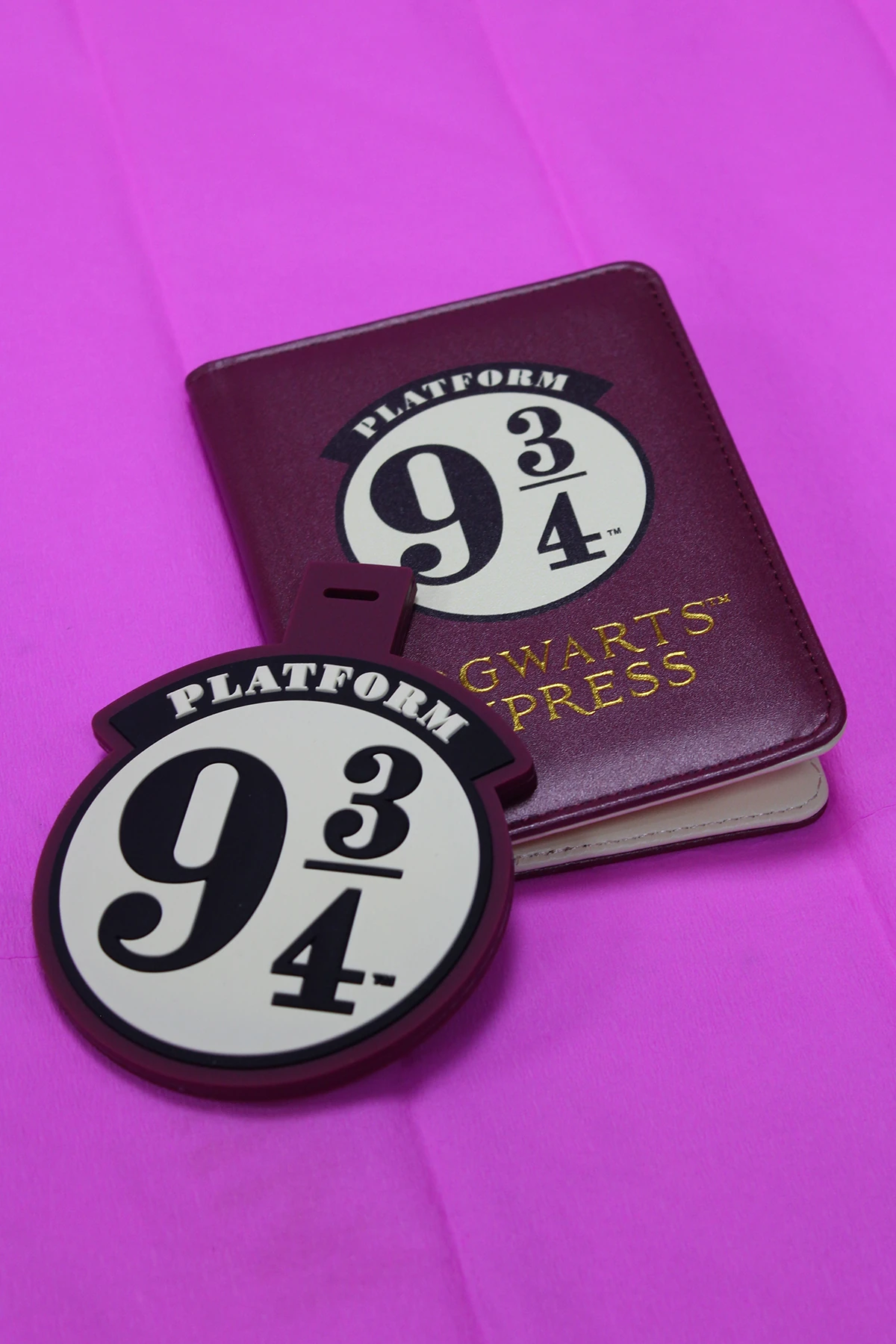Harry Potter Platform Dokuz Üç Çeyrek Lisanslı Pasaport Kılıfı/Bagaj Etiketi Seti (Outlet)