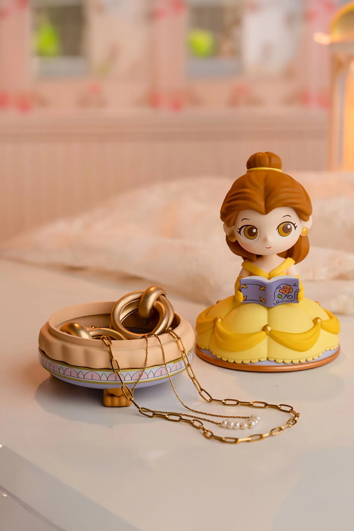Disney Prensesleriyle Sürprizler Dünyası: Lisanslı Figürlü Düzenleyici Blind Box (Outlet)