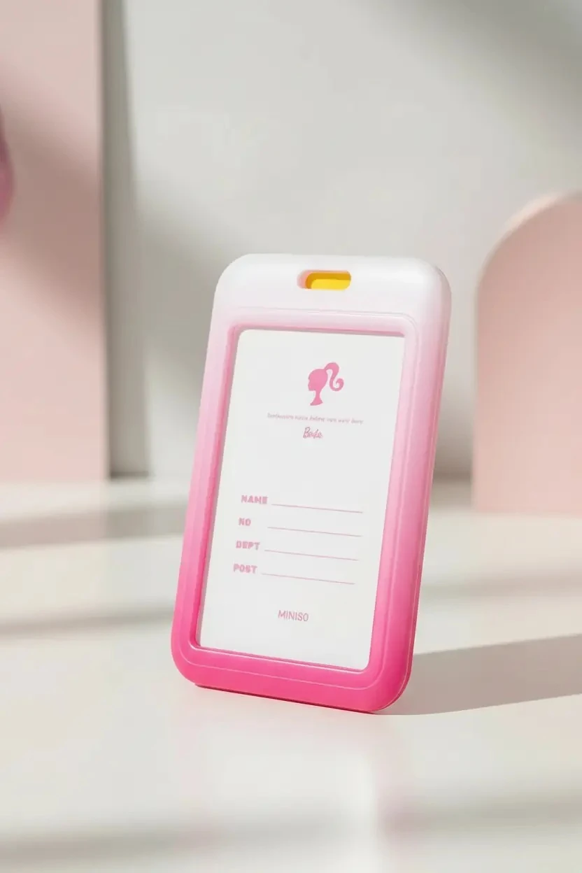 Barbie Lisanslı Boncuklu Kartlık – Boyun Askılı Pratik Kimlik ve Kart Taşıyıcı 11 Cm