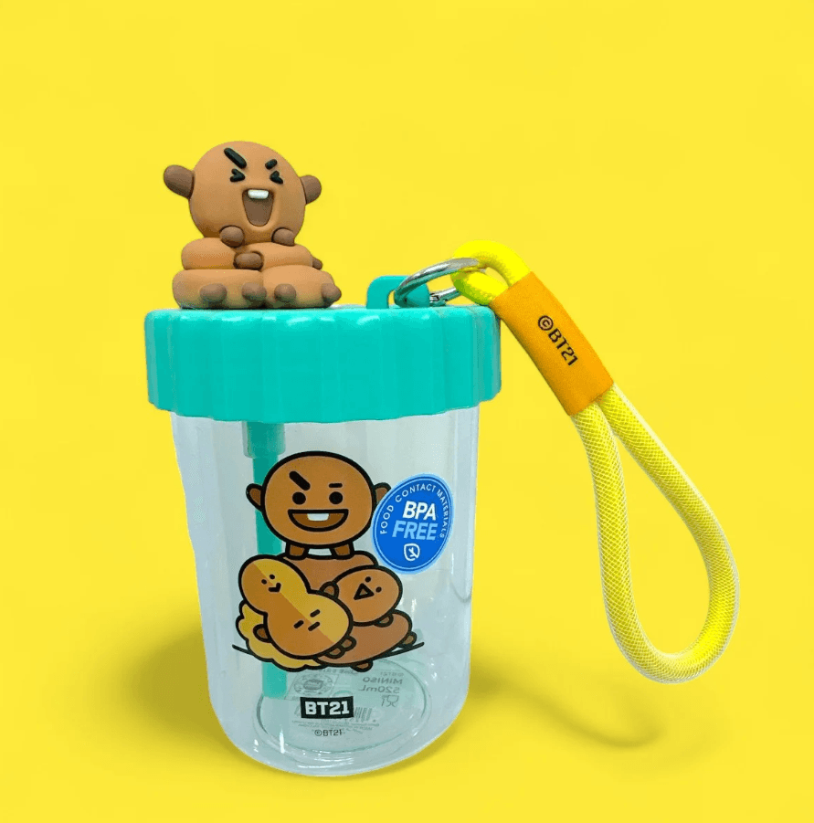 BT21 Lisanslı Süslemeli ve Askılı Plastik Şişe (520mL) - Shooky