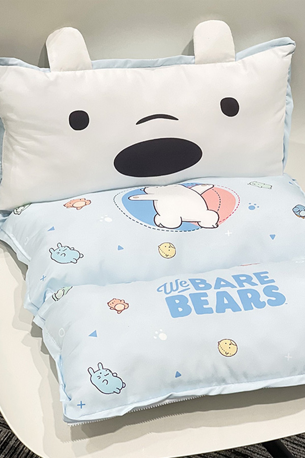 We Bare Bears Lisanslı Katlanabilir Şekerleme Yastığı - Kutup Ayısı (Outlet)