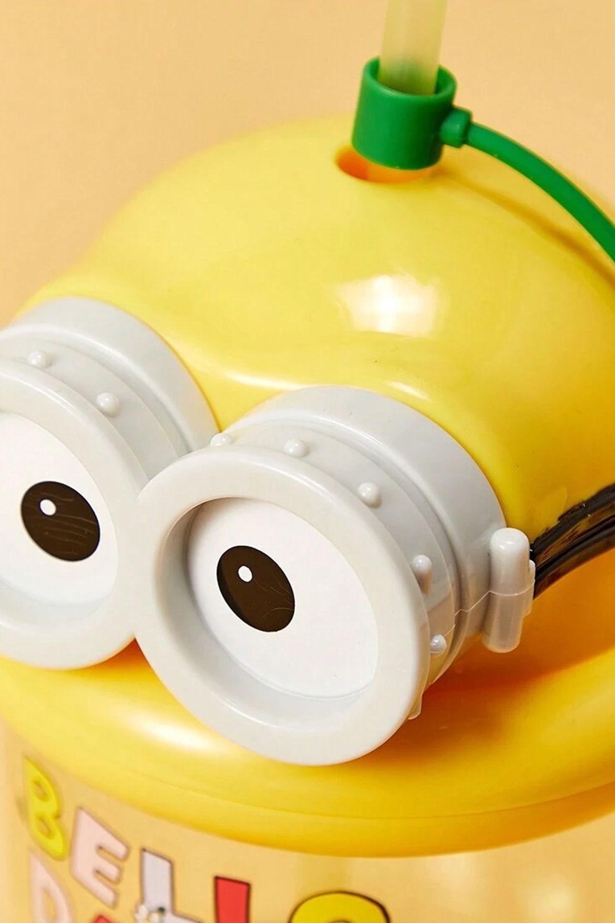 Minions Lisanslı Pipetli Figür Kapaklı Plastik Şişe (590Ml) (Outlet)