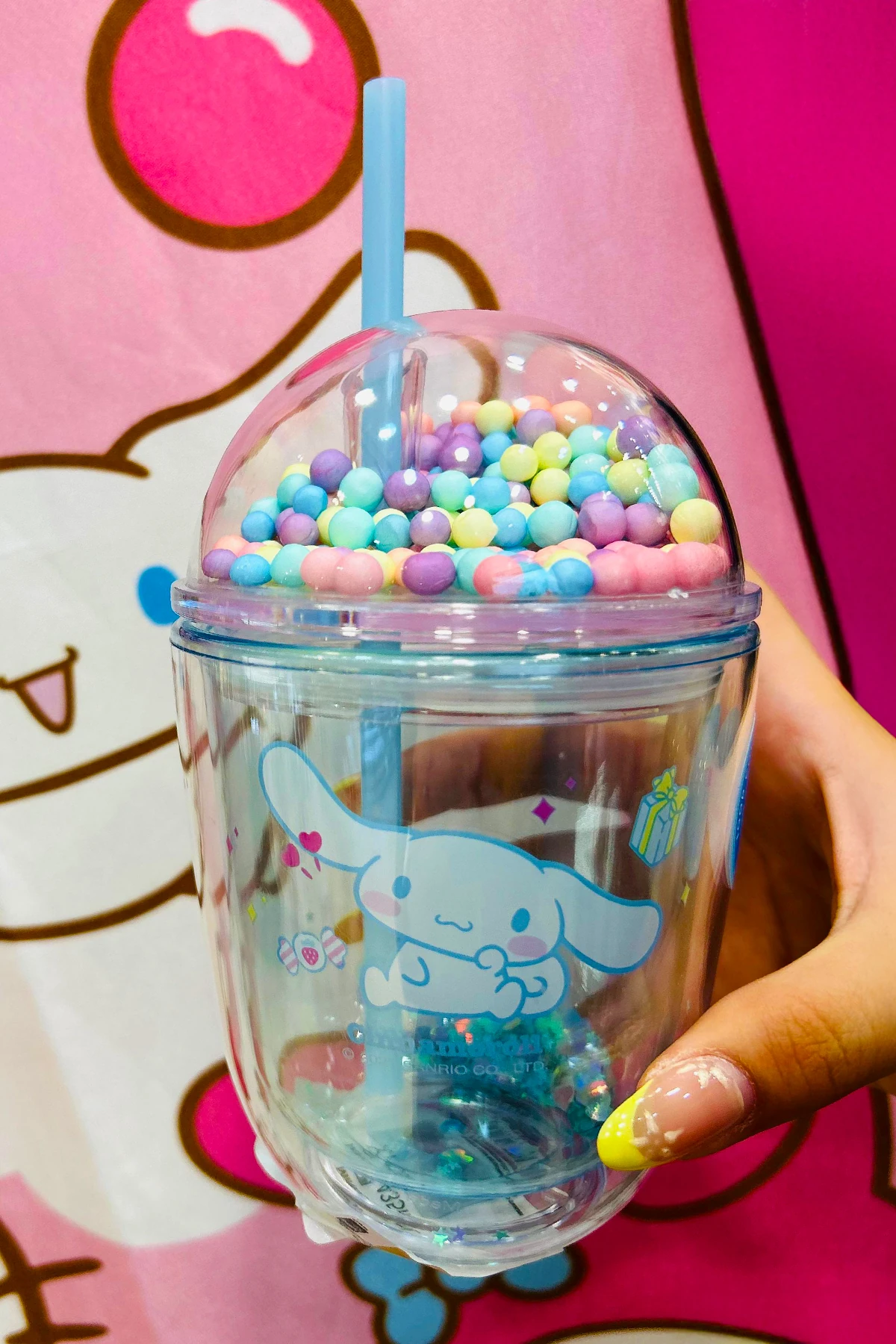 Sanrio Lisanslı Boncuklu Kapaklı Pipetli Plastik Şişe (435Ml) - Cinnamoroll (Outlet)