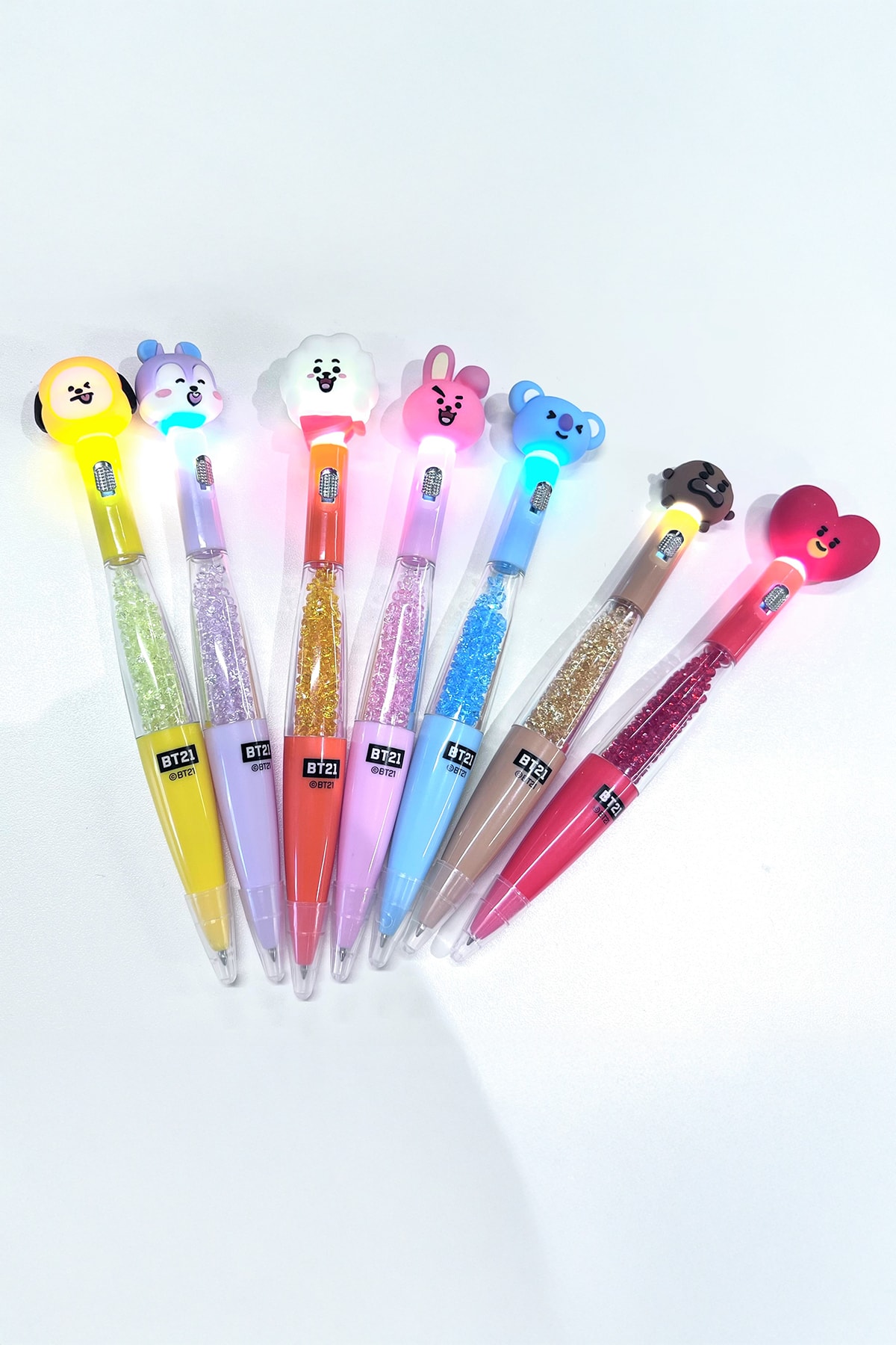 BT21 Lisanslı  Yanıp Sönen Tükenmez Kalem (377A Pil Dahil)