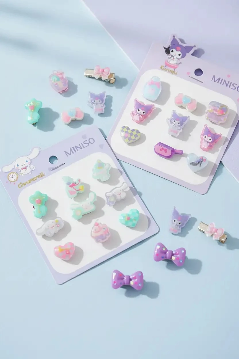 Hello Kitty Lisanslı Saç Tokası Seti (9 Adet) – Renkli & Çeşitli Tasarımlar