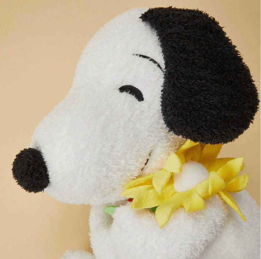Snoopy Lisanslı Çiçekli Peluş Oyuncak (30cm)