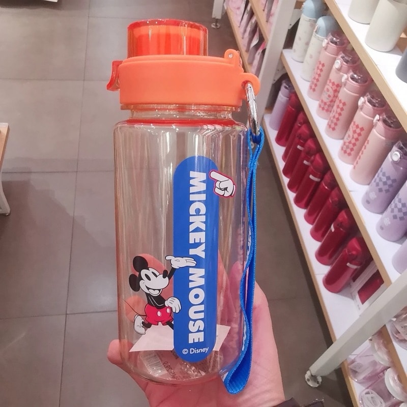 Disney Mickey Mouse Lisanslı Otomatik Kapaklı ve Askılı Plastik Suluk - 640 ML