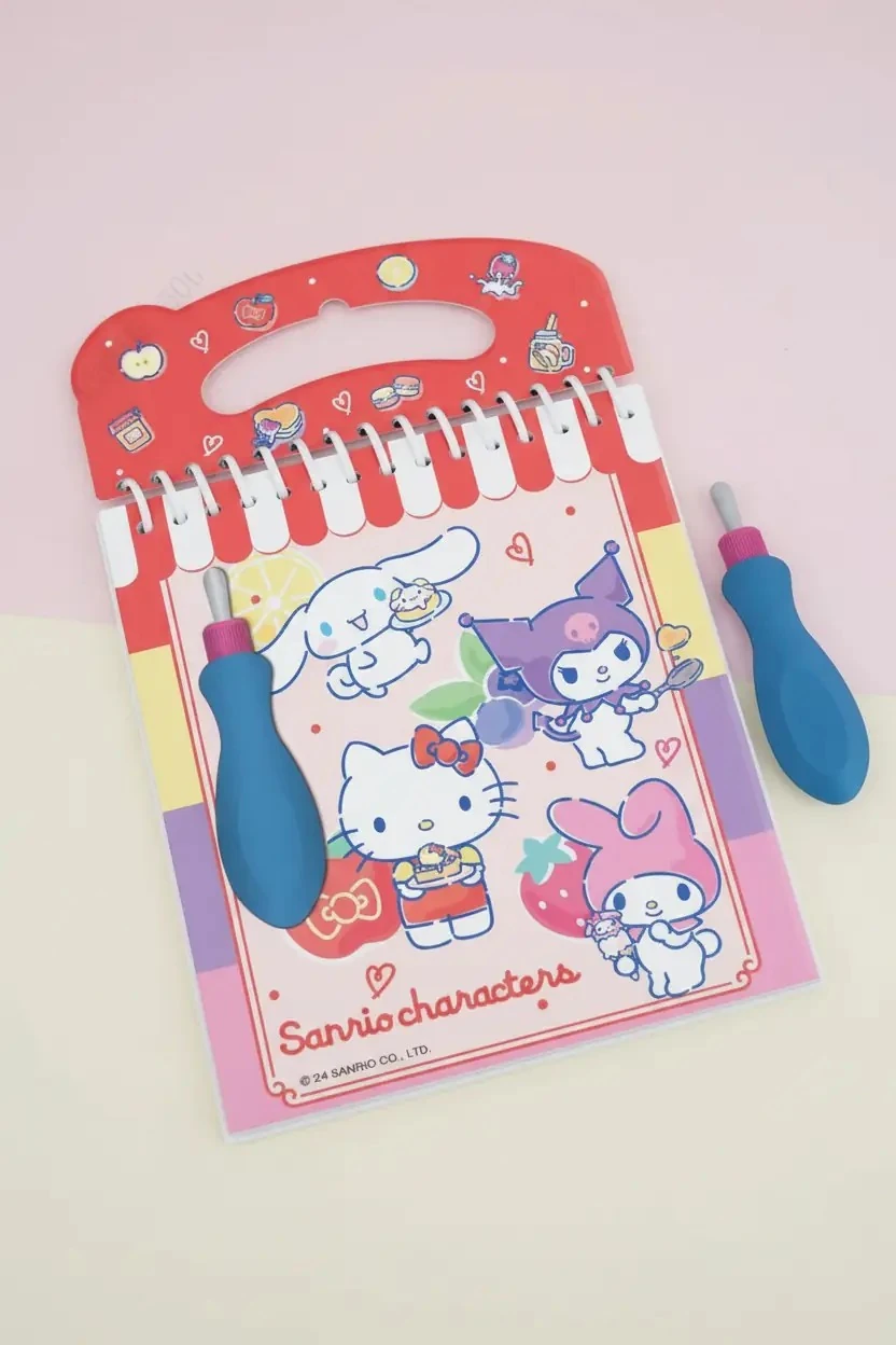 Sanrio Lisanslı Tatlı Serisi Sihirli Mürekkep Boyama Seti – Tekrar Kullanılabilir Suyla Boyama Kitabı ve Kalem Seti 15 Cm