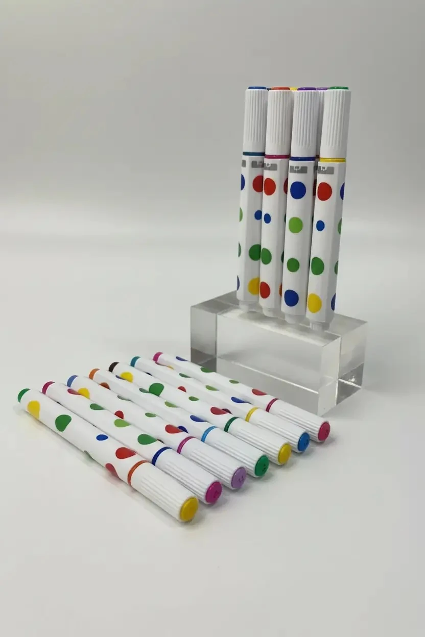 Miniso Lisanslı Puantiyeli Seri Üçgen Akrilik Marker Seti 12 Renk – Dengeli Tutuş
