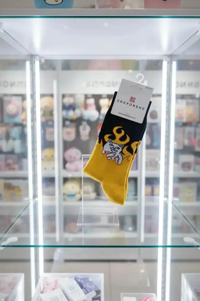 Miniso Lisanslı Alevli Kedi Desenli Tenis Çorap – Enerjik One Size