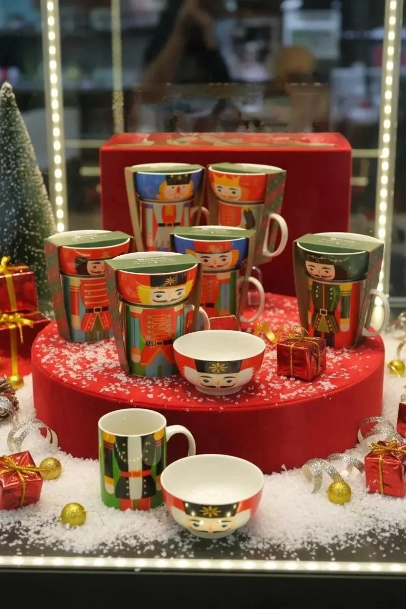 Porselen Kupa-Kase Seti