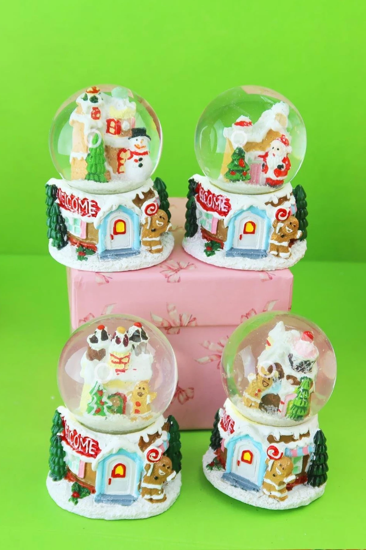 Işıklı Yılbaşı Kar Küresi 8 cm