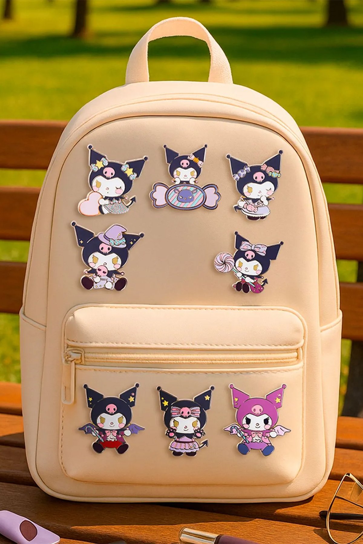 Sanrio Lisanslı Kuromi Şeker Serisi Rozet Sürpriz Figürlü Kutu - Blind Box