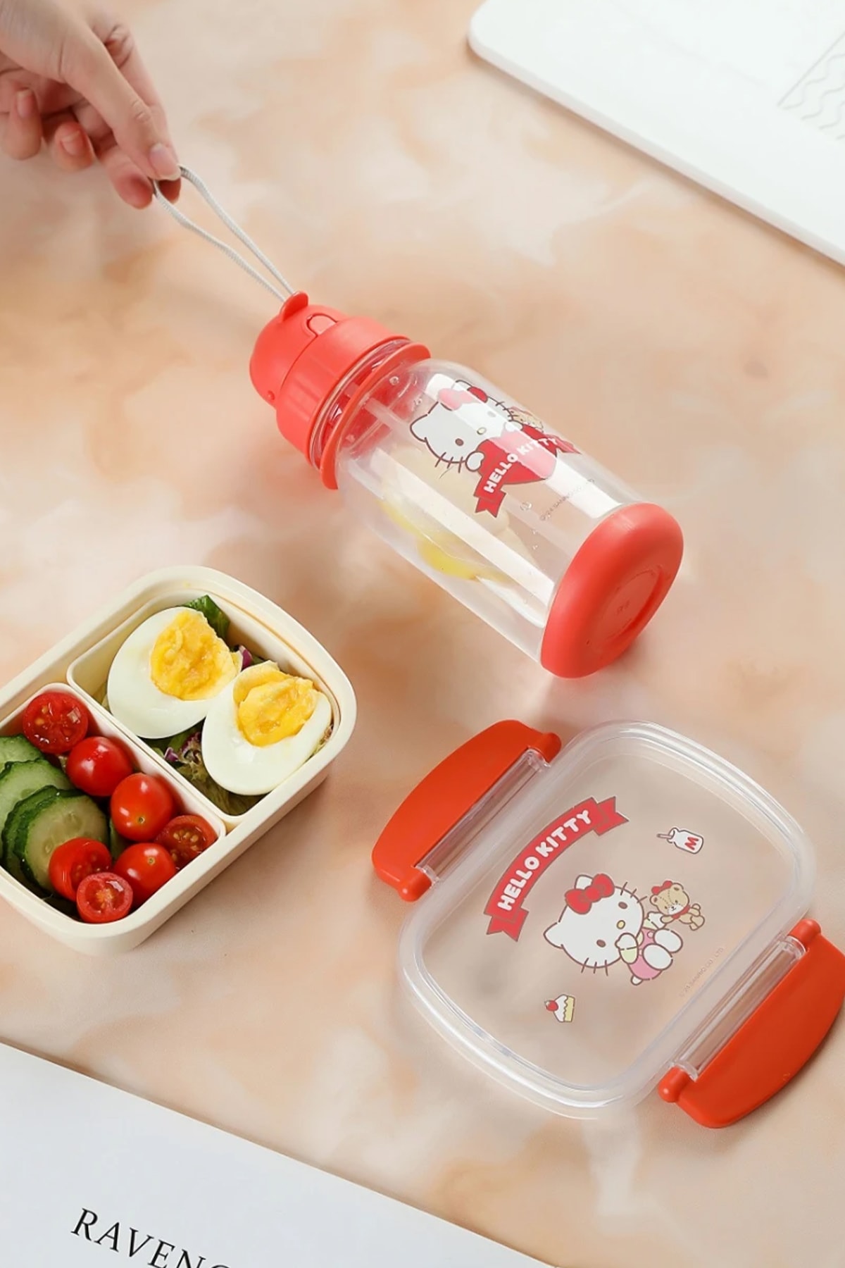 Sanrio Lisanslı Plastik Yemek Kabı Ve Suluk Seti - Hello Kitty (Outlet)