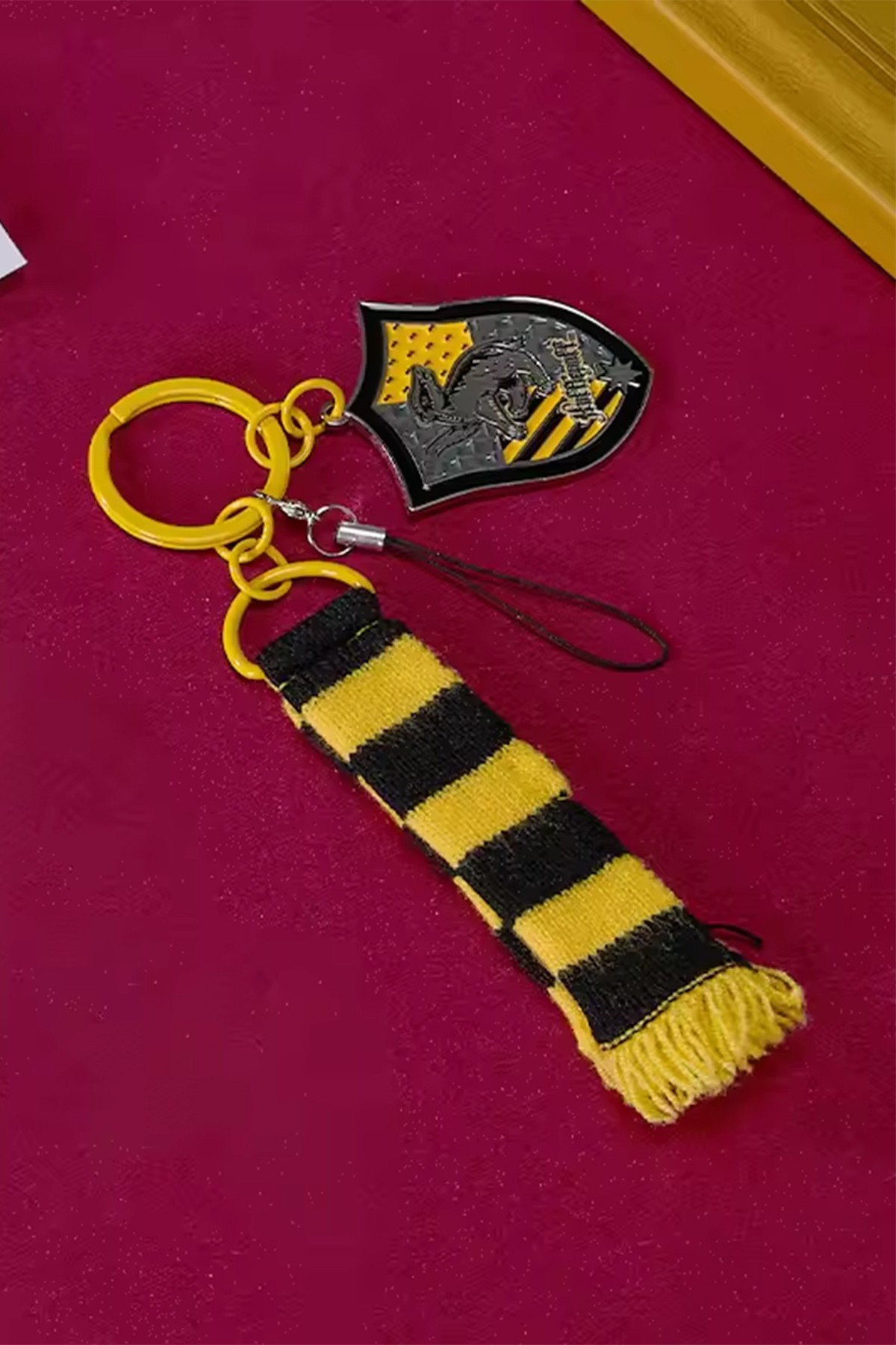 Harry Potter Lisanslı Atkı Charmlı Telefon Taşıma İpi (Hufflepuff)