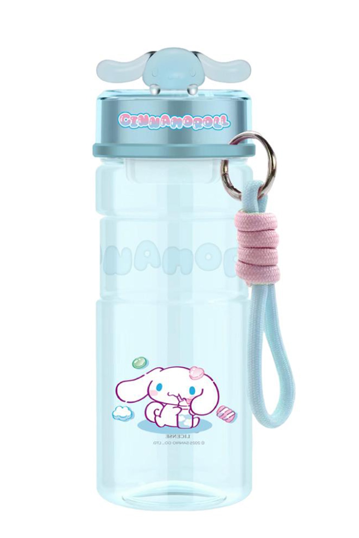 Sanrio Lisanslı Cinnamoroll Tatlı Fabrikası Serisi Dekorasyonlu ve Askılı Plastik Şişe 610mL