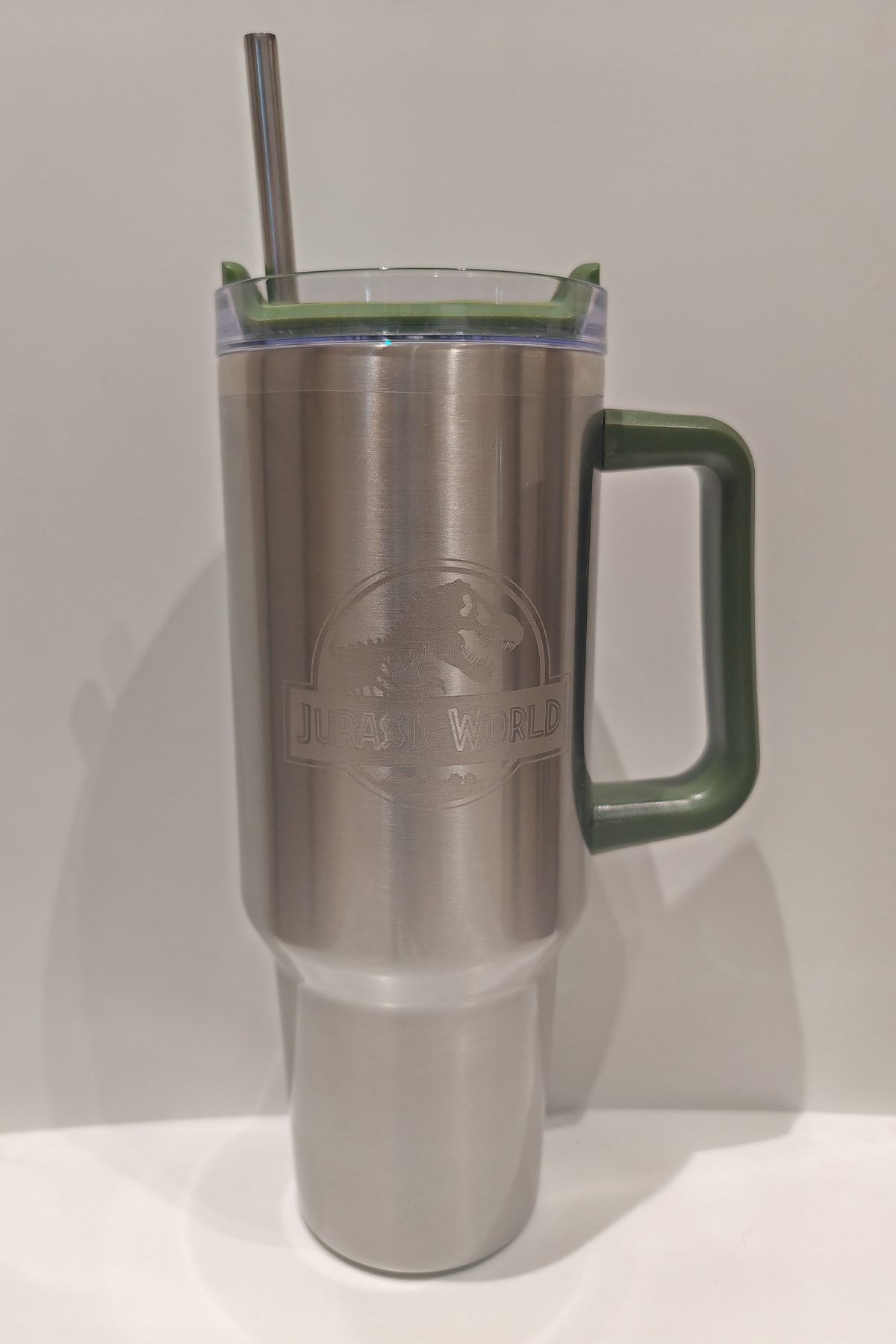 Jurassic World Büyük Kapasiteli Çift Duvarlı Saplı ve Pipetli Su Şişesi 1200mL