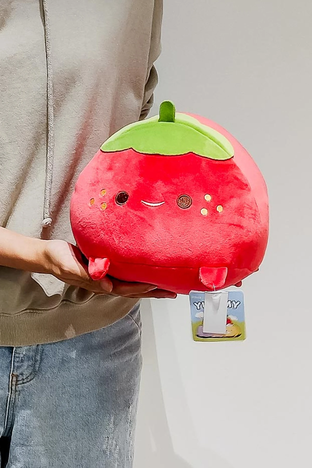 Çilek Figürlü Peluş Oyuncak (30 cm)