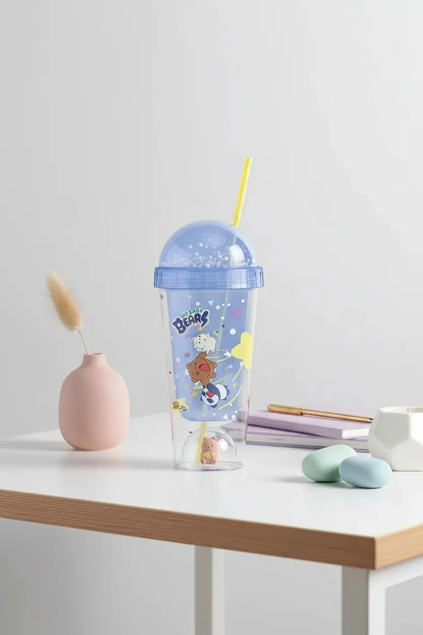 We Baby Bears Lisanslı Pipetli Plastik Şişe – Figür Detaylı ve Sızdırmaz Kapak 350 ml