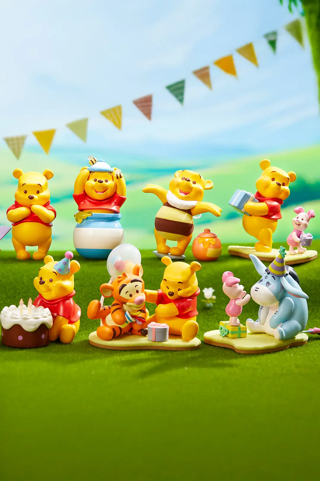 Winnie the Pooh Lisaslı Paty Serisi Sürprüz Figürlü Kutu