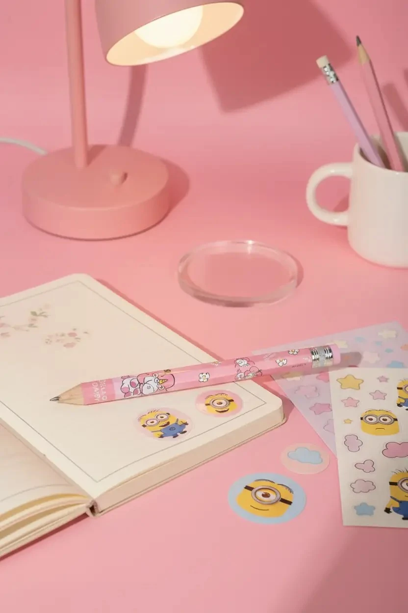 Minions Lisanslı Daisy Serisi Büyük Tükenmez Kalem Model B 14.5 Cm