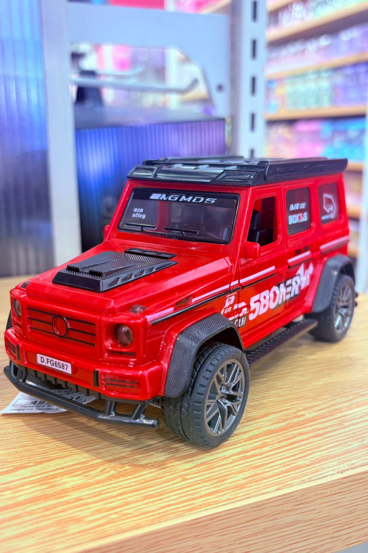 Pilli Işıklı Sesli Sürtmeli Kapıları Açılan Jeep