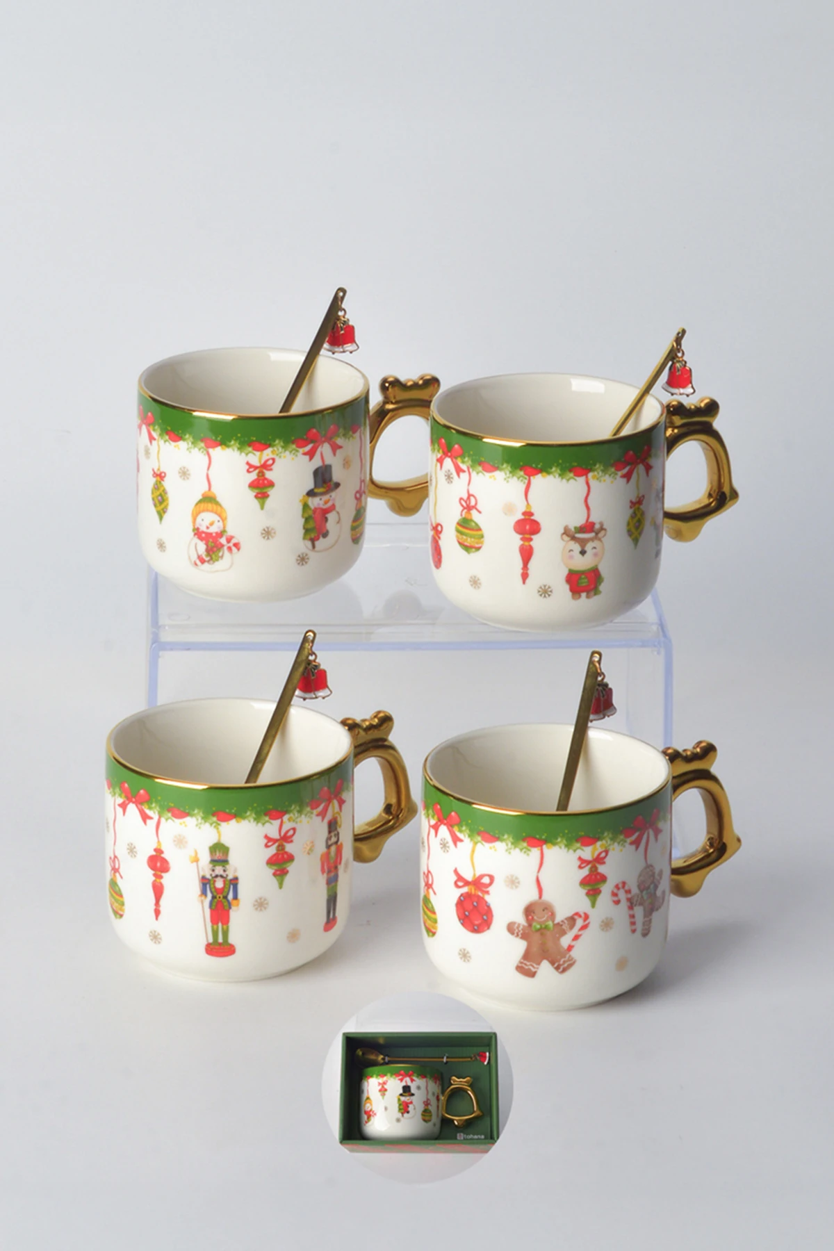 Yeni Yıl Temalı Altın Kaşıklı Porselen Kupa