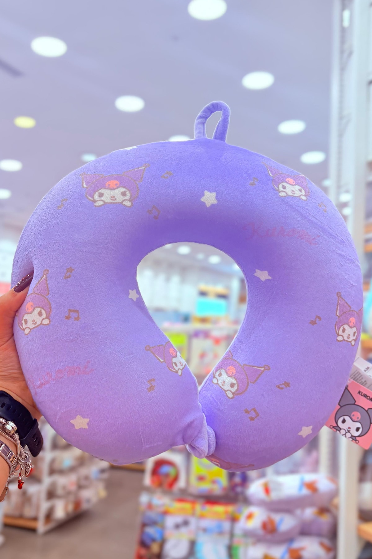 Sanrio Lisanslı Kuromi Uyku Gözlüklü Hafızalı Sünger Boyun Yastığı (Outlet)