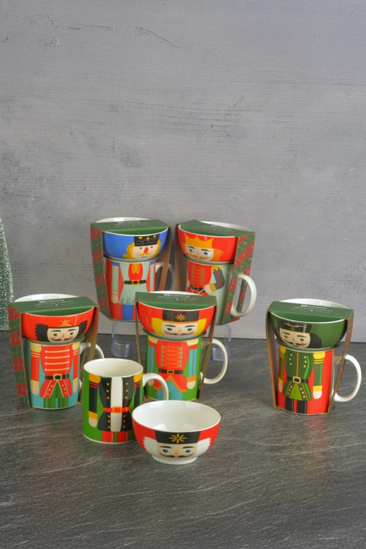 Porselen Kupa-Kase Seti