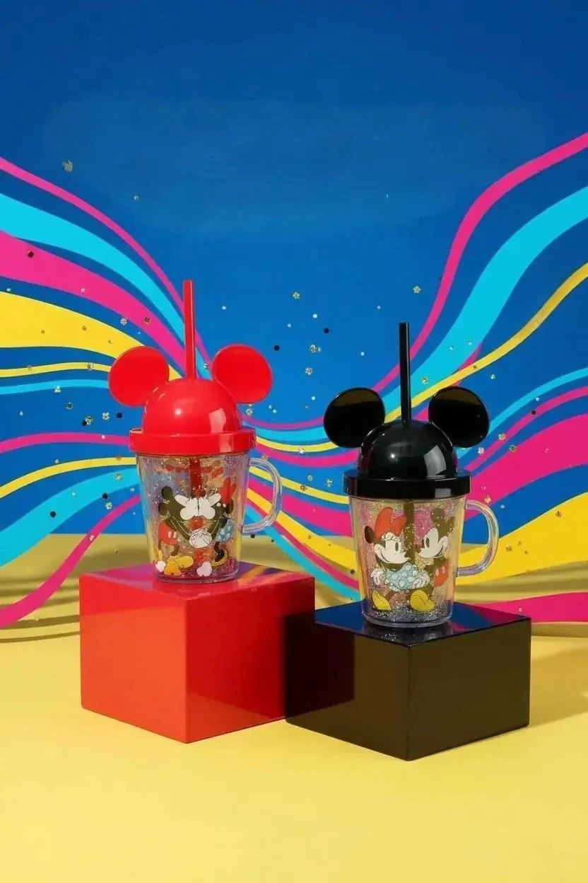 Disney Lisanslı Mickey Mouse Kapaklı ve Pipetli Bardak – Şeffaf ve Dayanıklı Tasarım 10,7 Cm