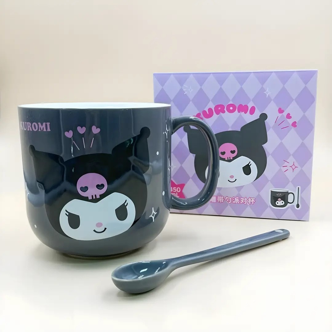 Sanrio Lisanslı Kabartmalı Seramik Kaşıklı Kupa (450mL)(Kuromi)