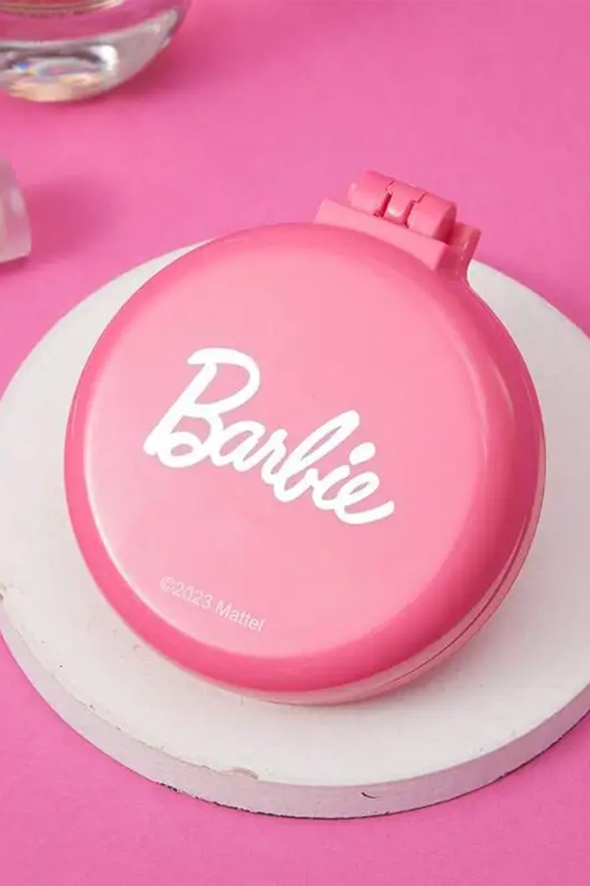 Prenseslerin Seçimi: Barbie Katlanabilir Aynalı Tarak