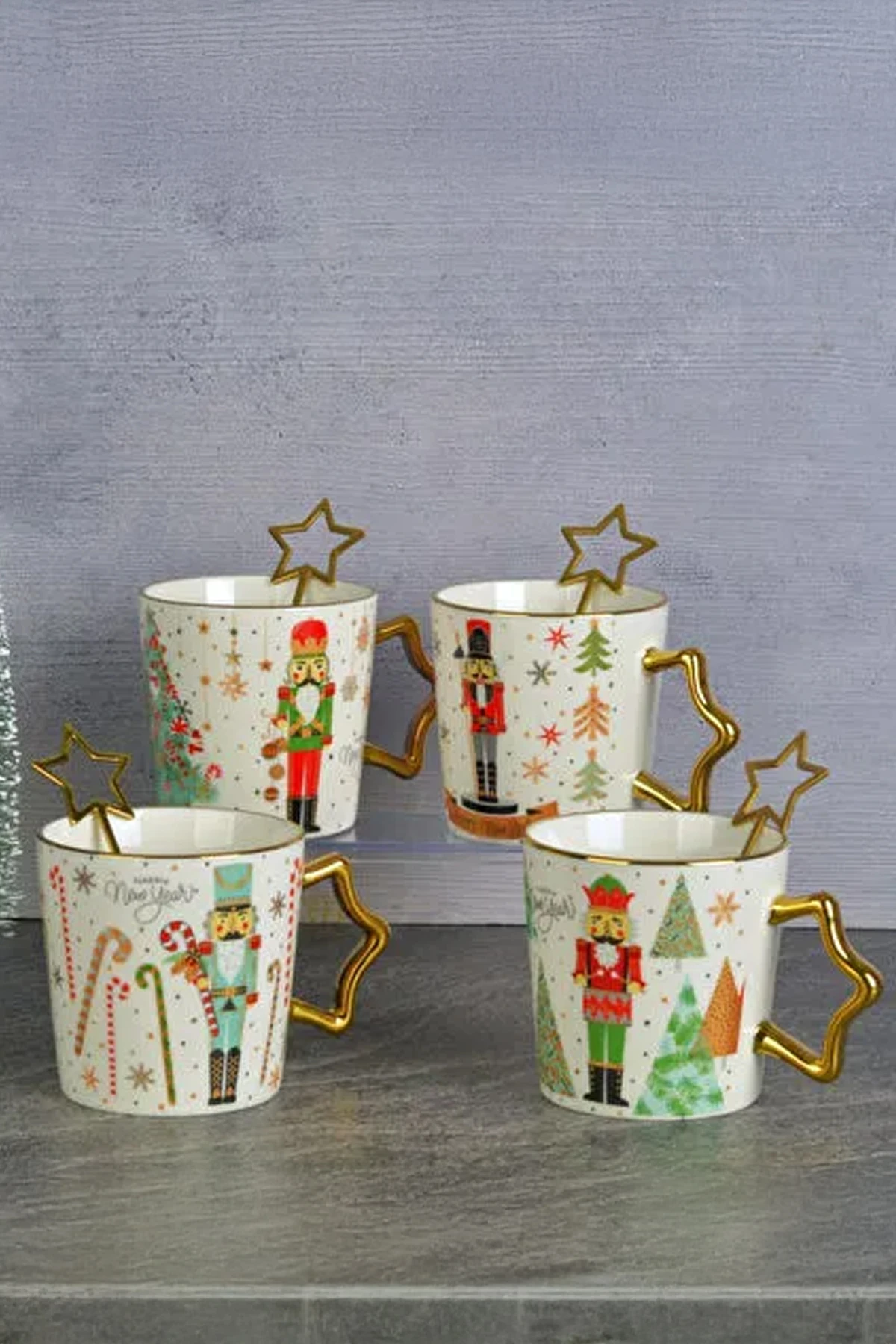 Yeni Yıl Temalı Kaşıklı Porselen Kupa