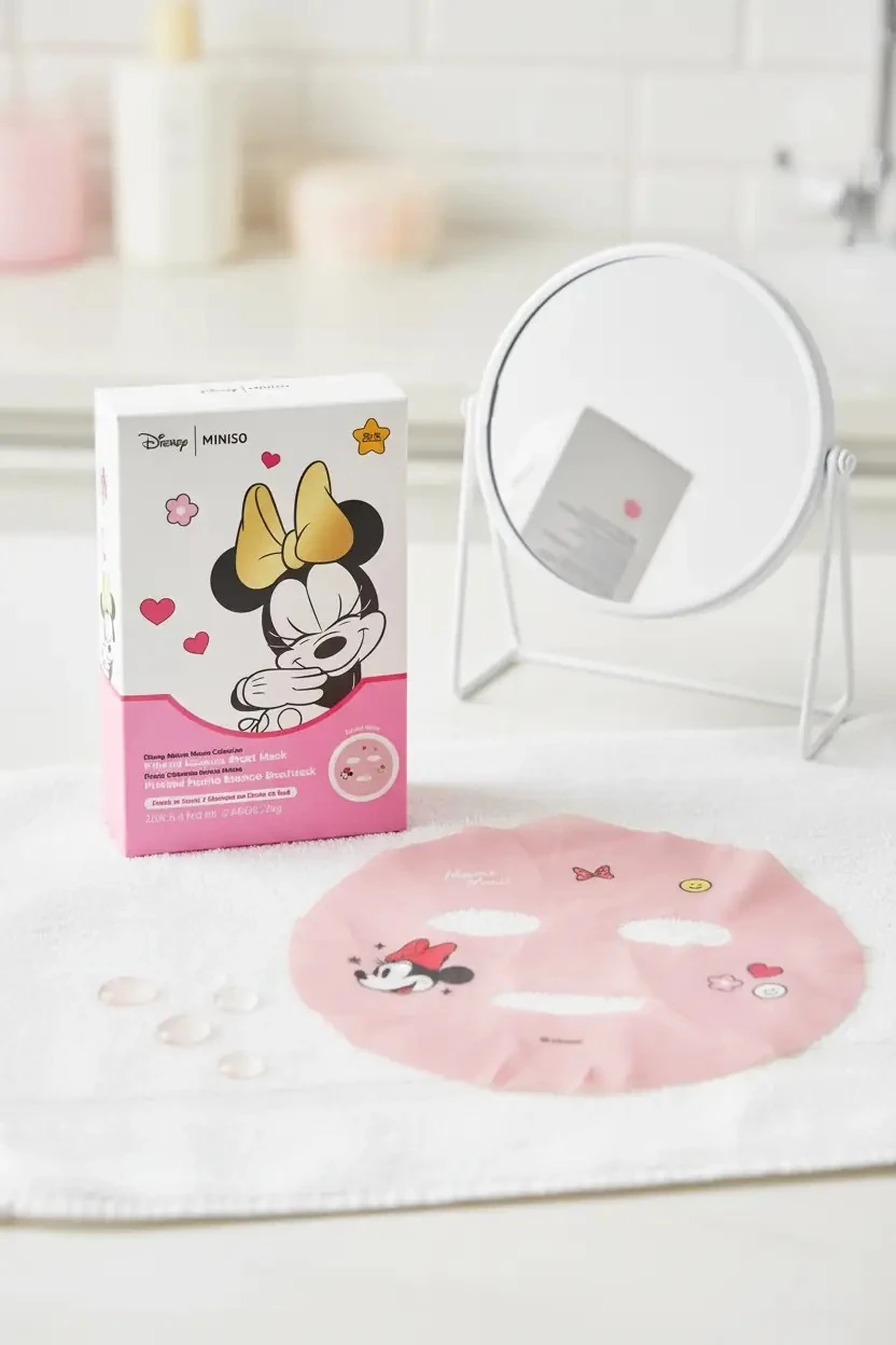 Disney Lisanslı Mickey Mouse Nemlendirici Baskılı Yüz Maskesi – Neşeli ve Pratik Bakım