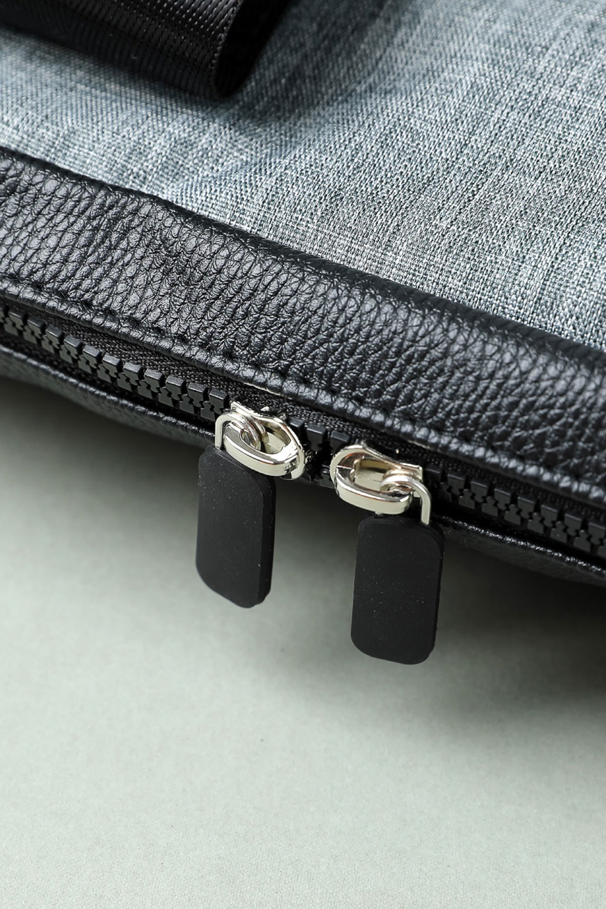 Omuz Askılı Laptop Çantası - Gri (Outlet)