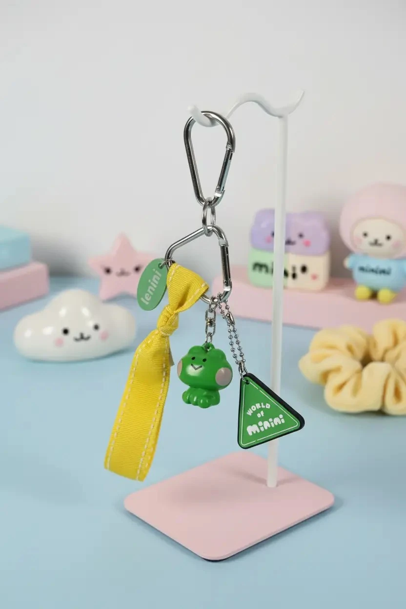 Miniso Lisanslı Minini Koleksiyon Dopamin Oturma Duruşu 3D Anahtarlık – Çanta & Anahtar Süsü