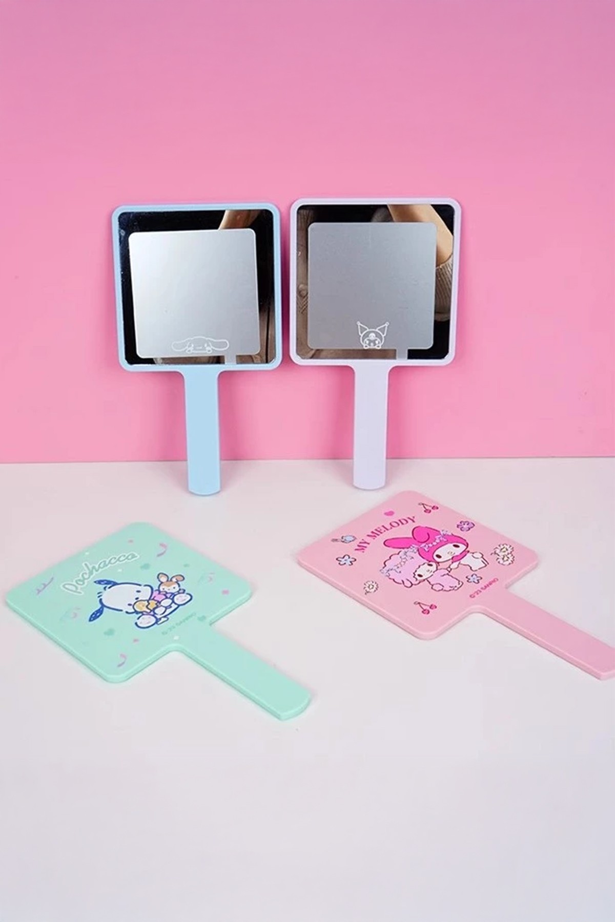 Sanrio Lisanslı Kare El Aynası