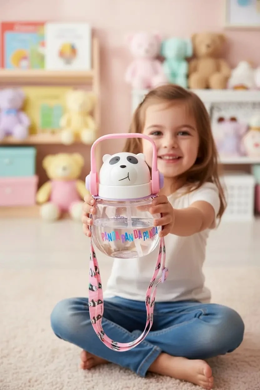 We Bare Bears Lisanslı Omuz Askılı Plastik Şişe (800ml) - Panda