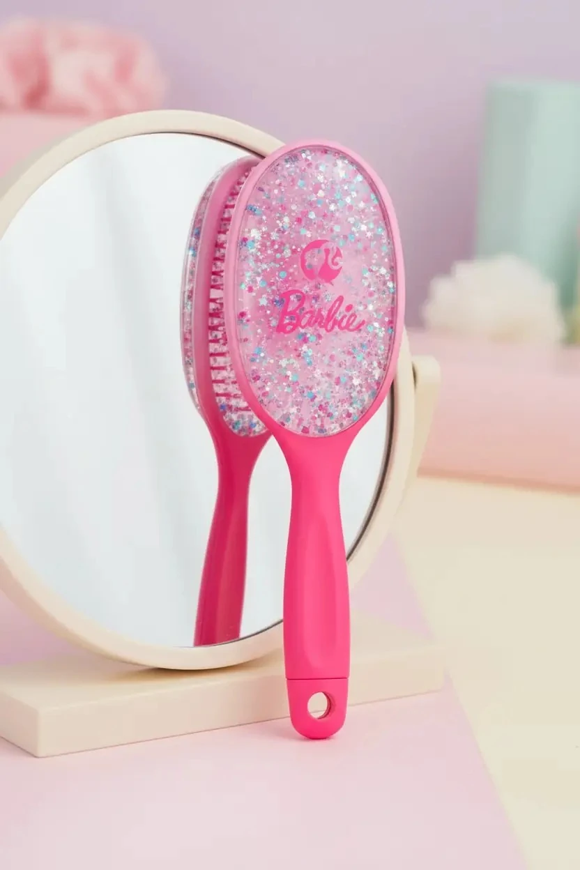Barbie Lisanslı Simli Saç Fırçası – Işıltılı ve Nazik Tarama Sağlayan Tasarım 26,5 Cm