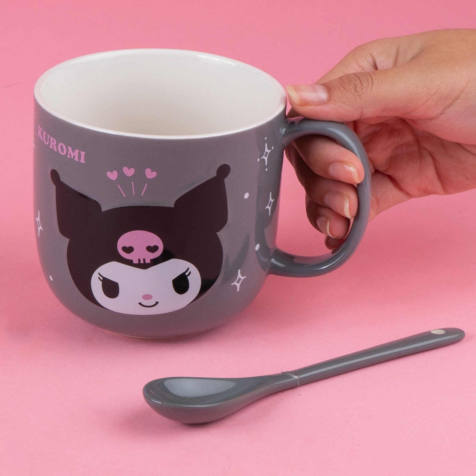 Sanrio Lisanslı Kabartmalı Seramik Kaşıklı Kupa (450mL)(Kuromi)