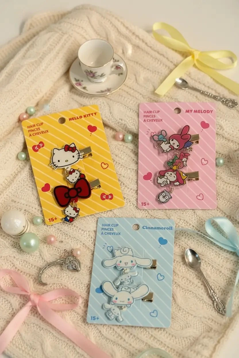 Hello Kitty Lisanslı Saç Tokası (2 Adet) – Sallantılı Figürlü & Şık Set