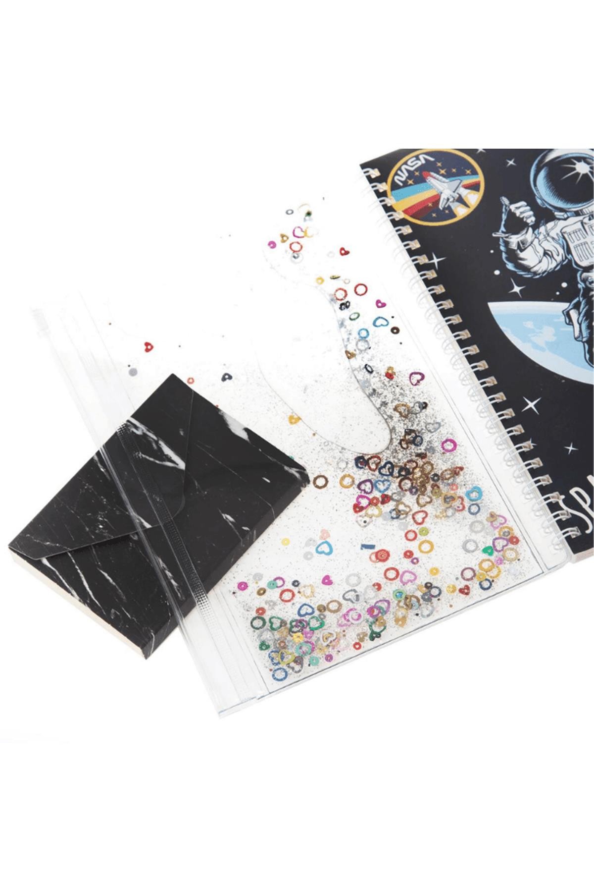 Vuki Astronot A5 Boy Simli Ve Sulu Kapaklı Defter Telli