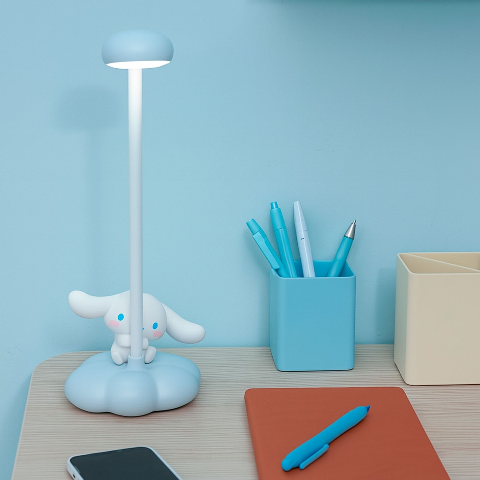 Sanrio Lisanslı Masa Lambası (Cinnamoroll)