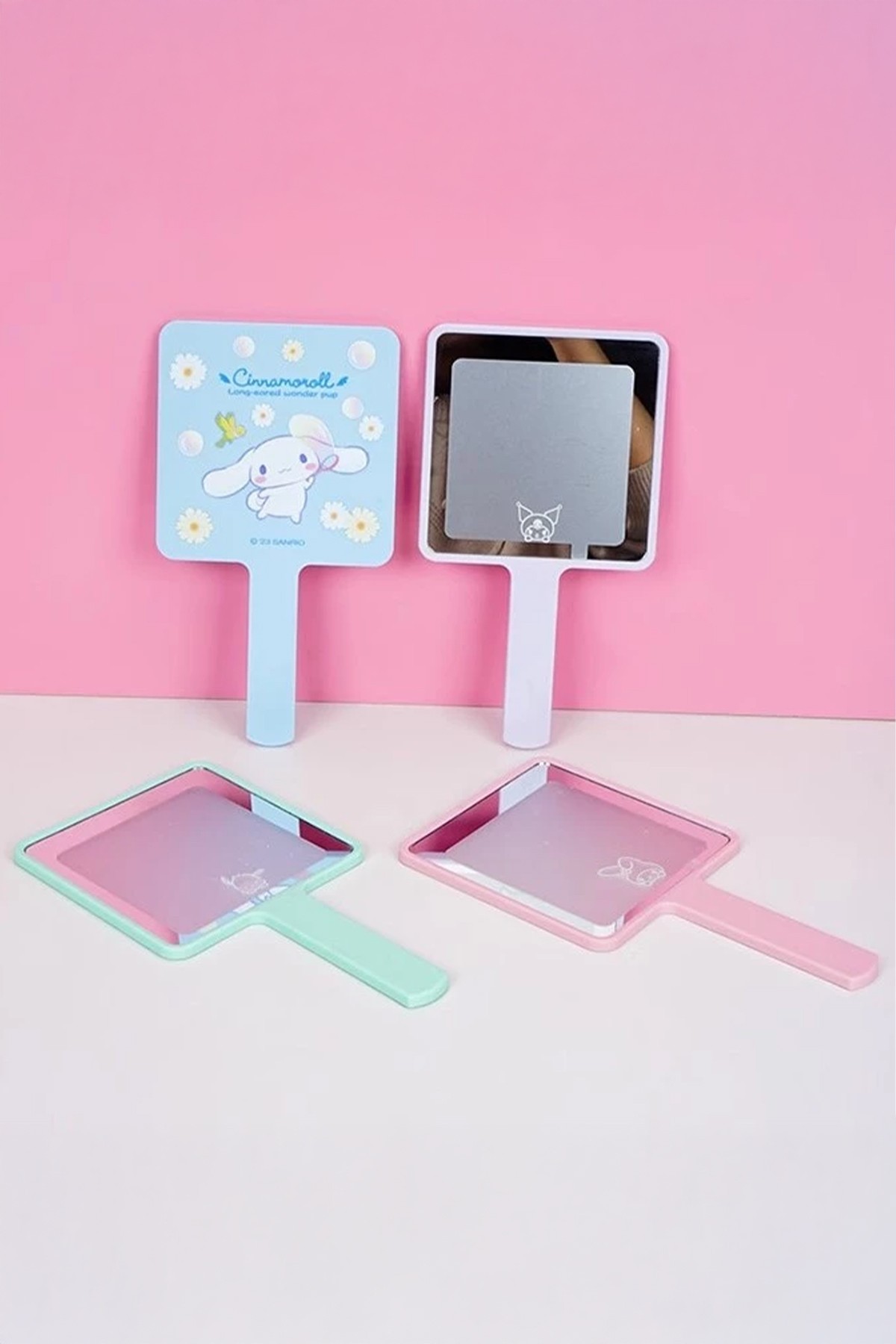 Sanrio Lisanslı Kare El Aynası
